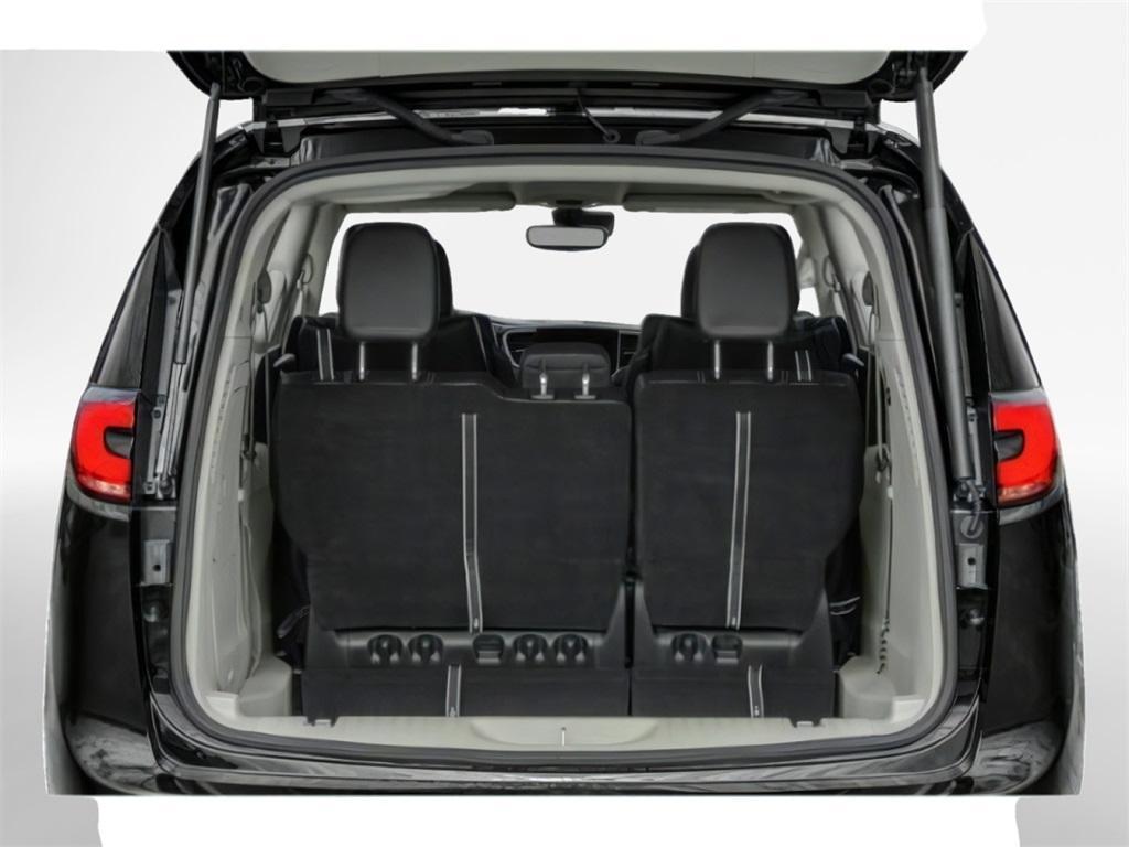 new 2024 Chrysler Pacifica Hybrid car