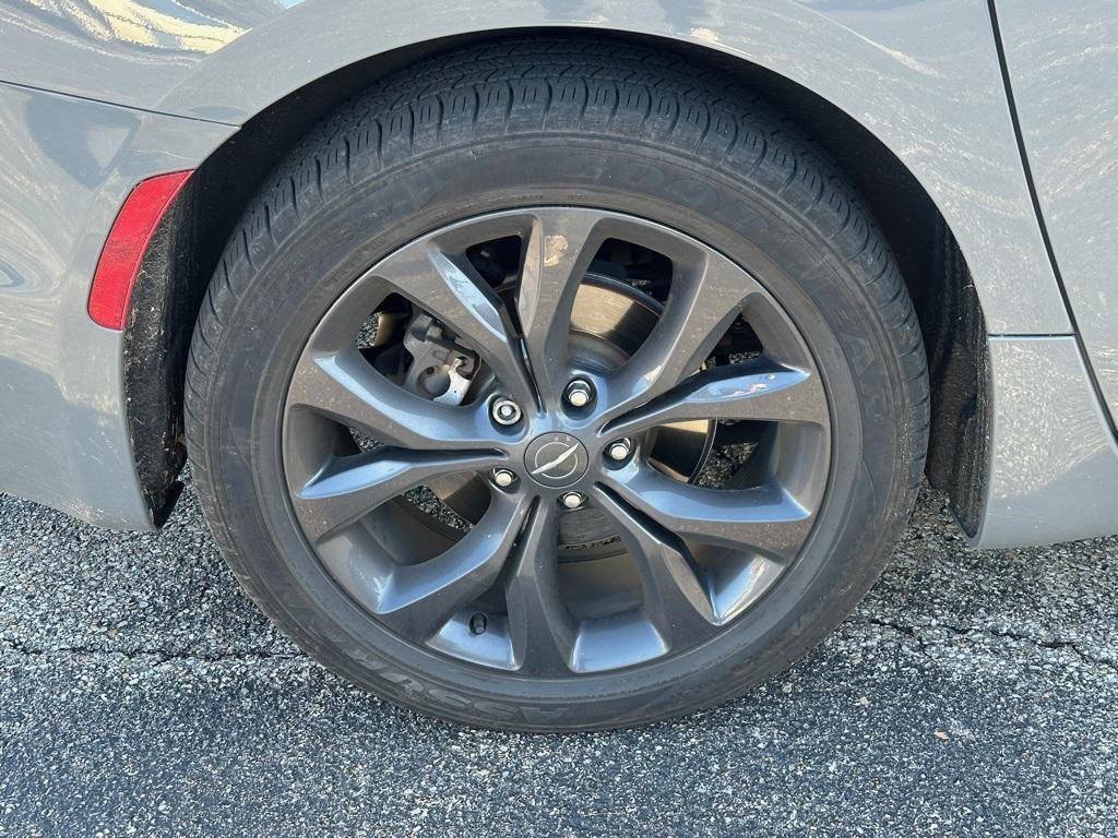 used 2020 Chrysler Pacifica car, priced at $20,436