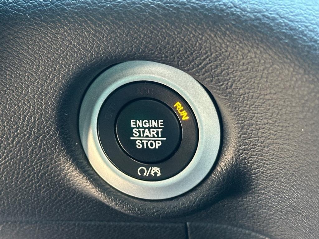 used 2020 Chrysler Pacifica car, priced at $20,436