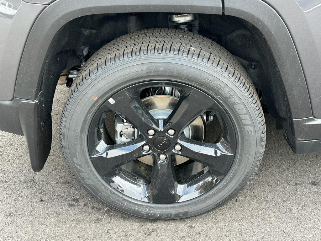 new 2025 Jeep Grand Cherokee car, priced at $42,970