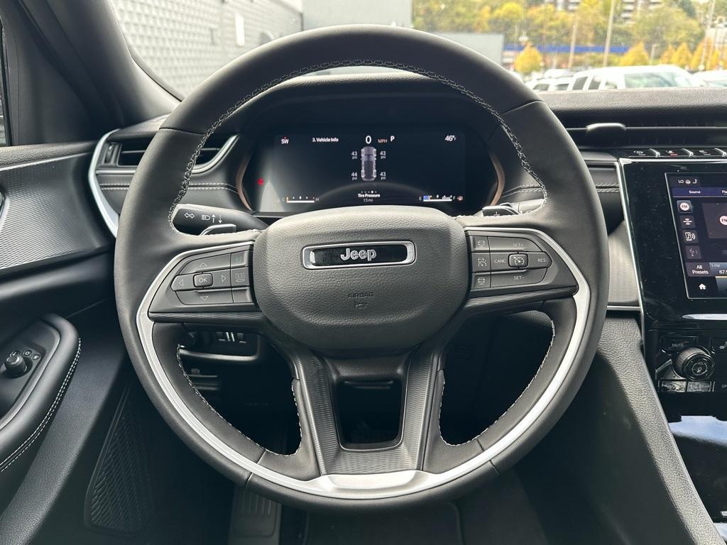 new 2025 Jeep Grand Cherokee car, priced at $42,970