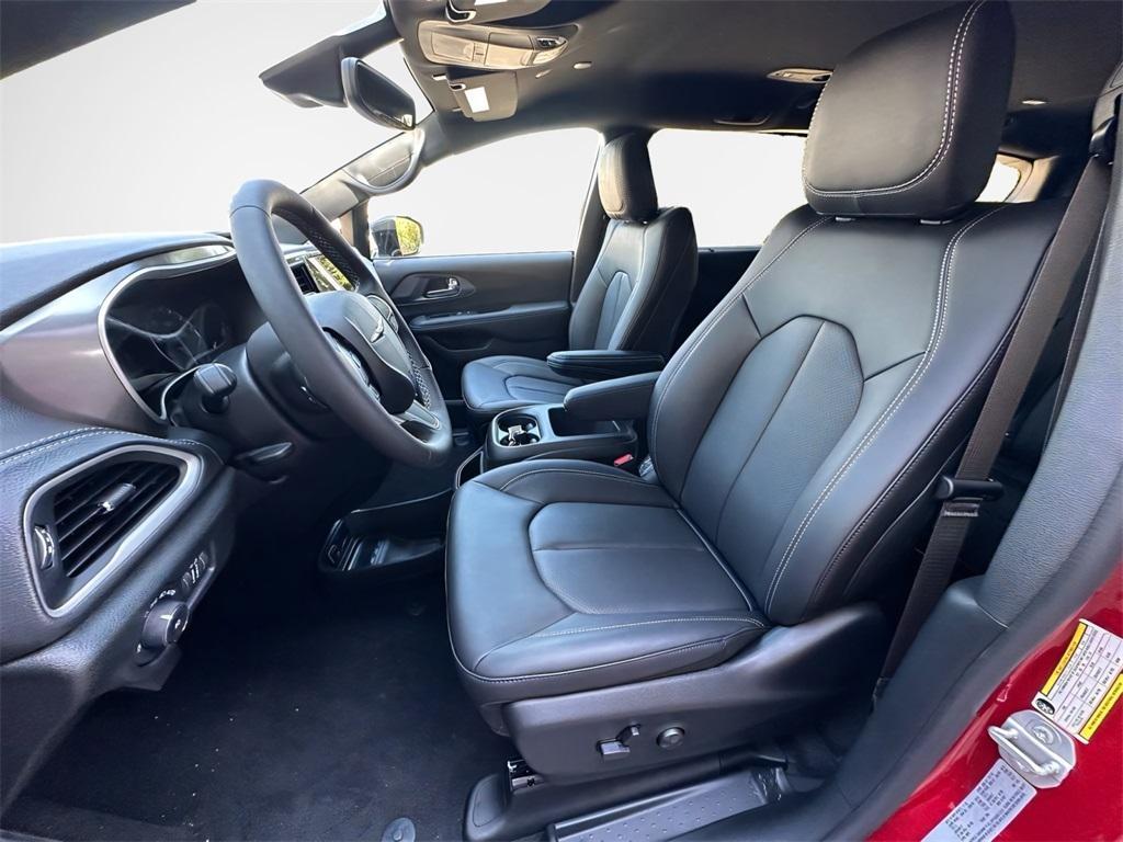 new 2026 Chrysler Pacifica car, priced at $39,191