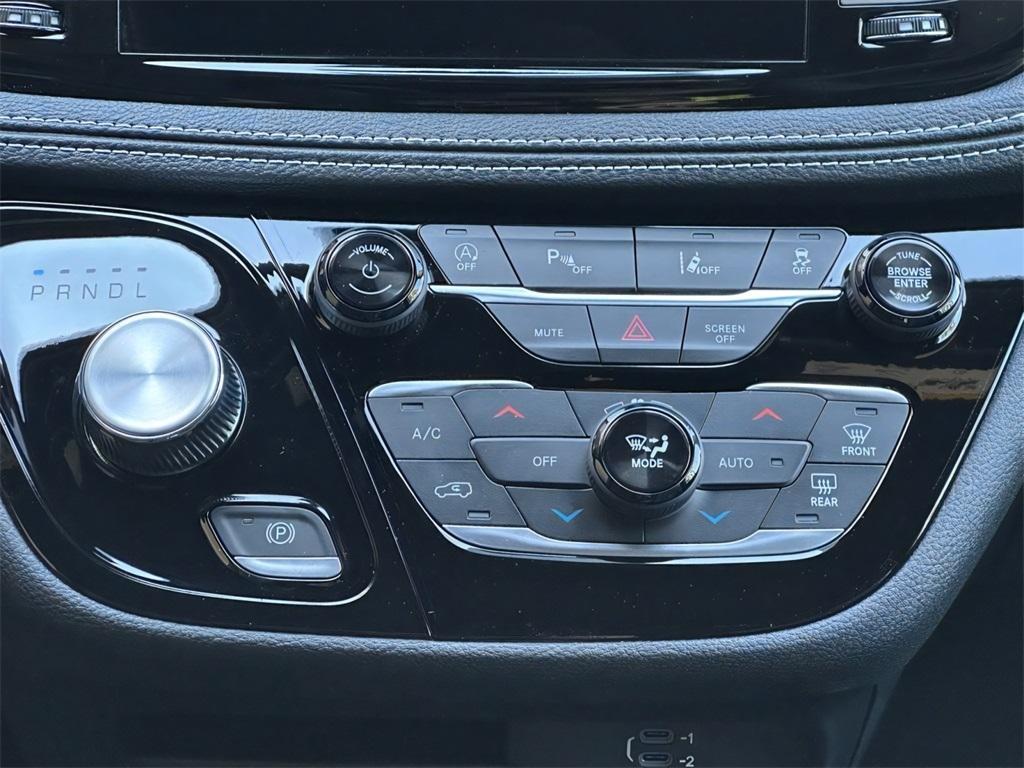 new 2026 Chrysler Pacifica car, priced at $39,191