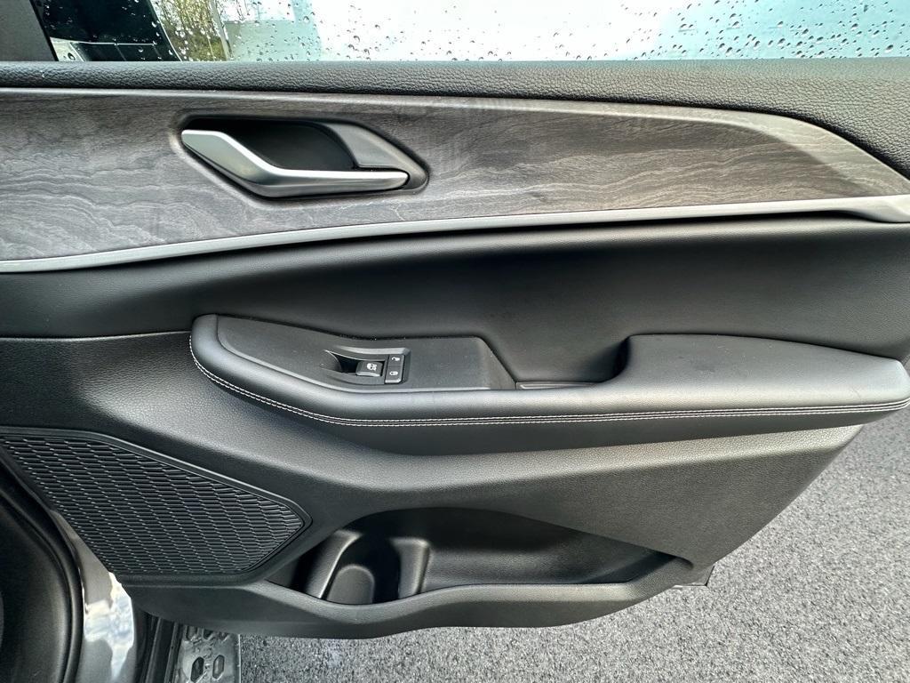 used 2023 Jeep Grand Cherokee car, priced at $31,760