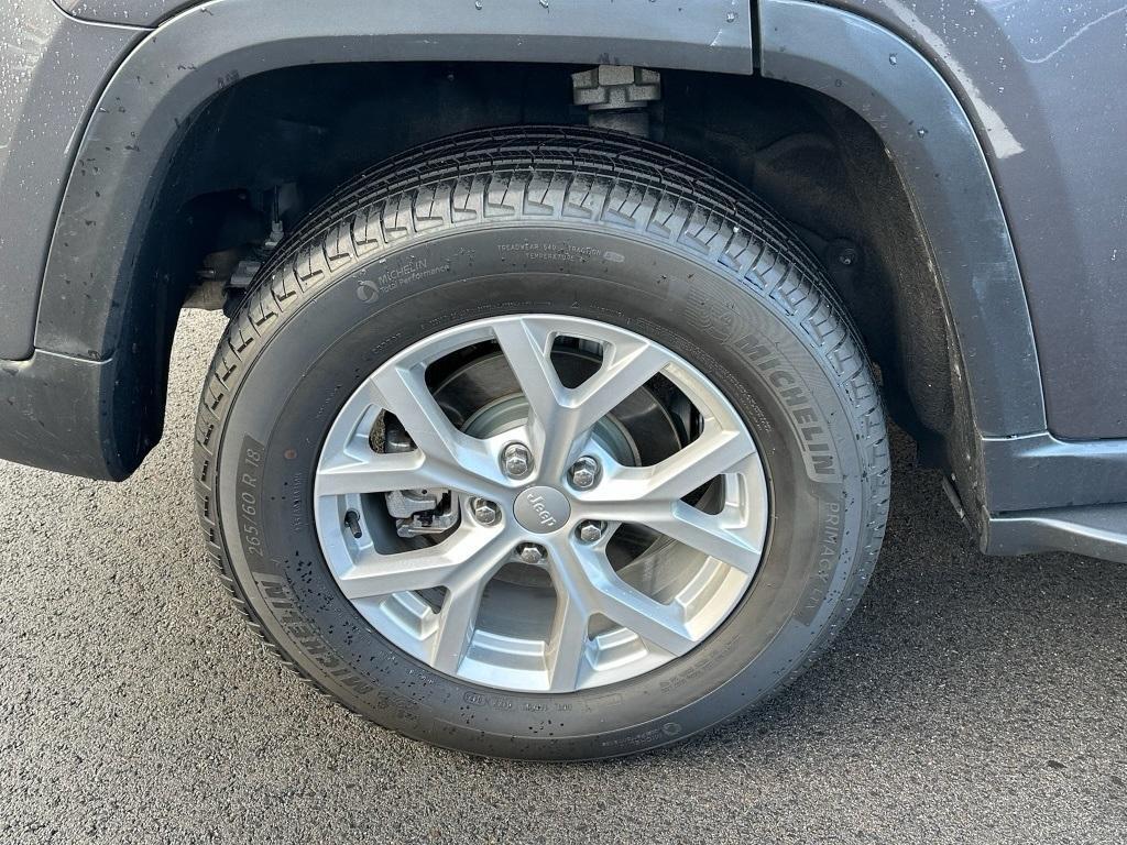 used 2023 Jeep Grand Cherokee car, priced at $32,889