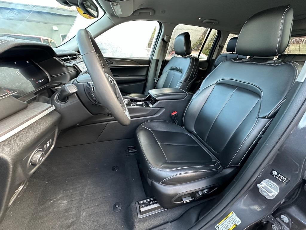 used 2023 Jeep Grand Cherokee car, priced at $32,889