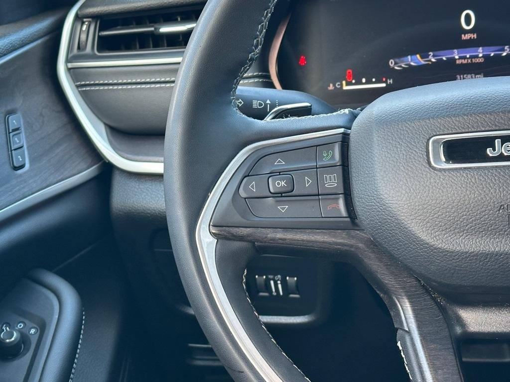 used 2023 Jeep Grand Cherokee car, priced at $32,889