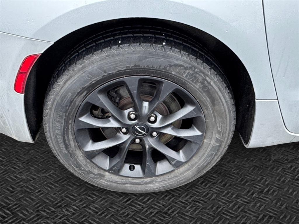 used 2022 Chrysler Pacifica car, priced at $31,123