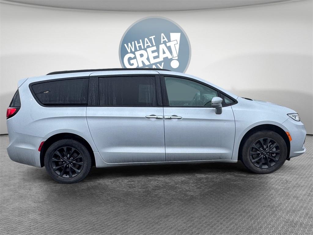 used 2022 Chrysler Pacifica car, priced at $31,123
