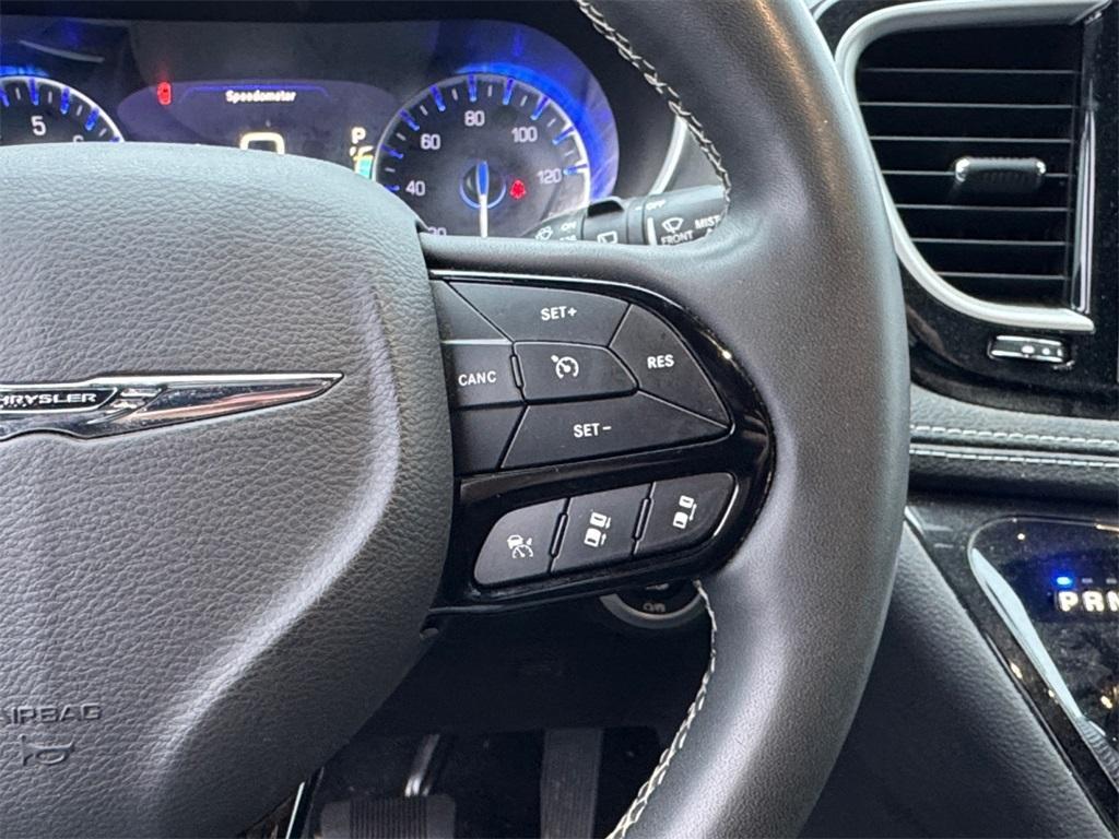 used 2022 Chrysler Pacifica car, priced at $31,123