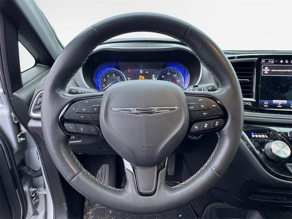 used 2022 Chrysler Pacifica car, priced at $31,123