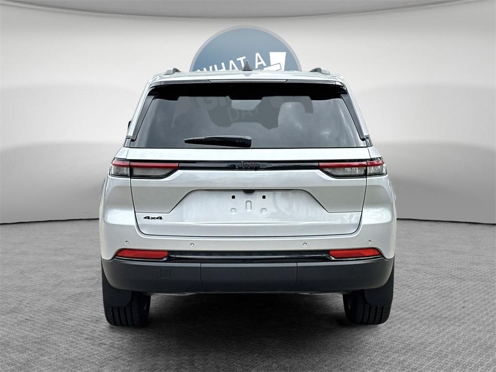 new 2025 Jeep Grand Cherokee car, priced at $40,970