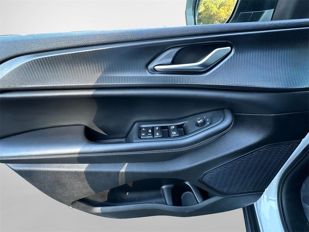 used 2023 Jeep Grand Cherokee L car, priced at $26,899