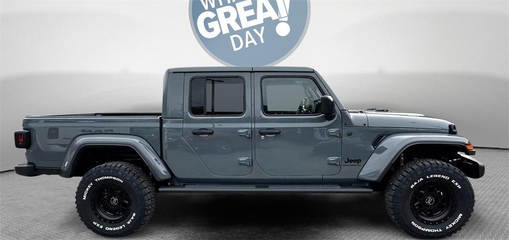new 2025 Jeep Gladiator car, priced at $59,989