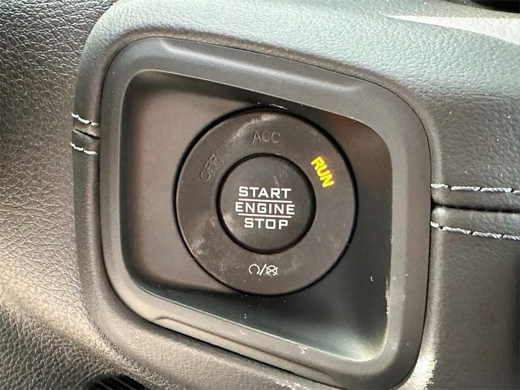 new 2025 Jeep Gladiator car, priced at $59,989