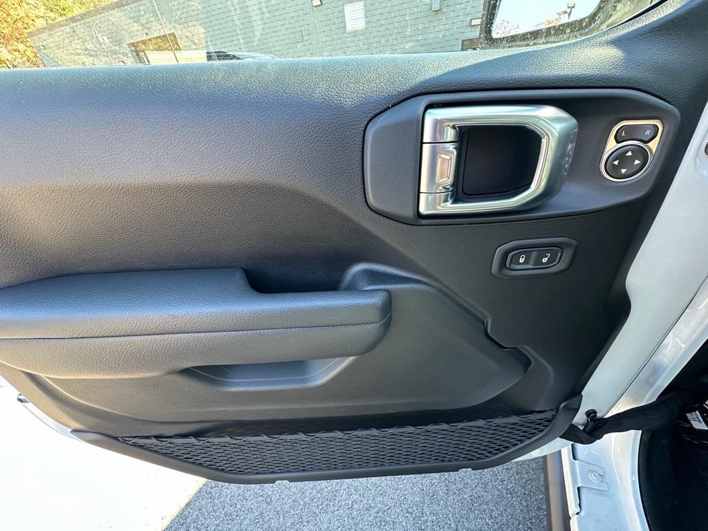 new 2026 Jeep Gladiator car, priced at $53,885