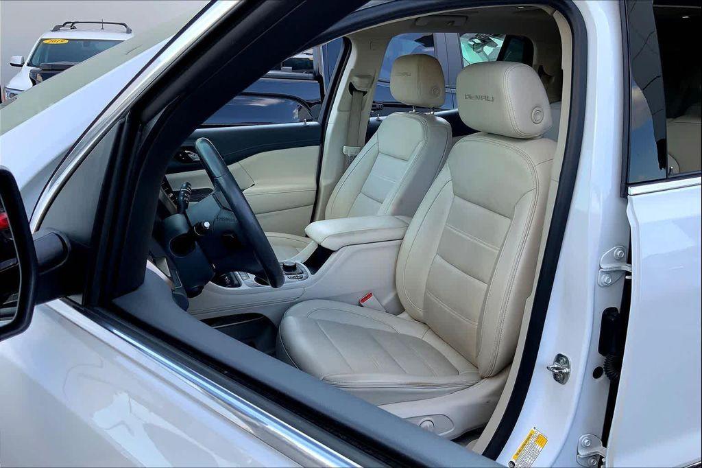 used 2020 GMC Acadia car, priced at $27,777