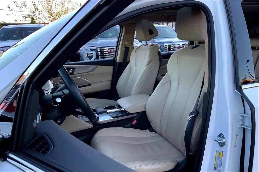 used 2022 Acura MDX car, priced at $38,998