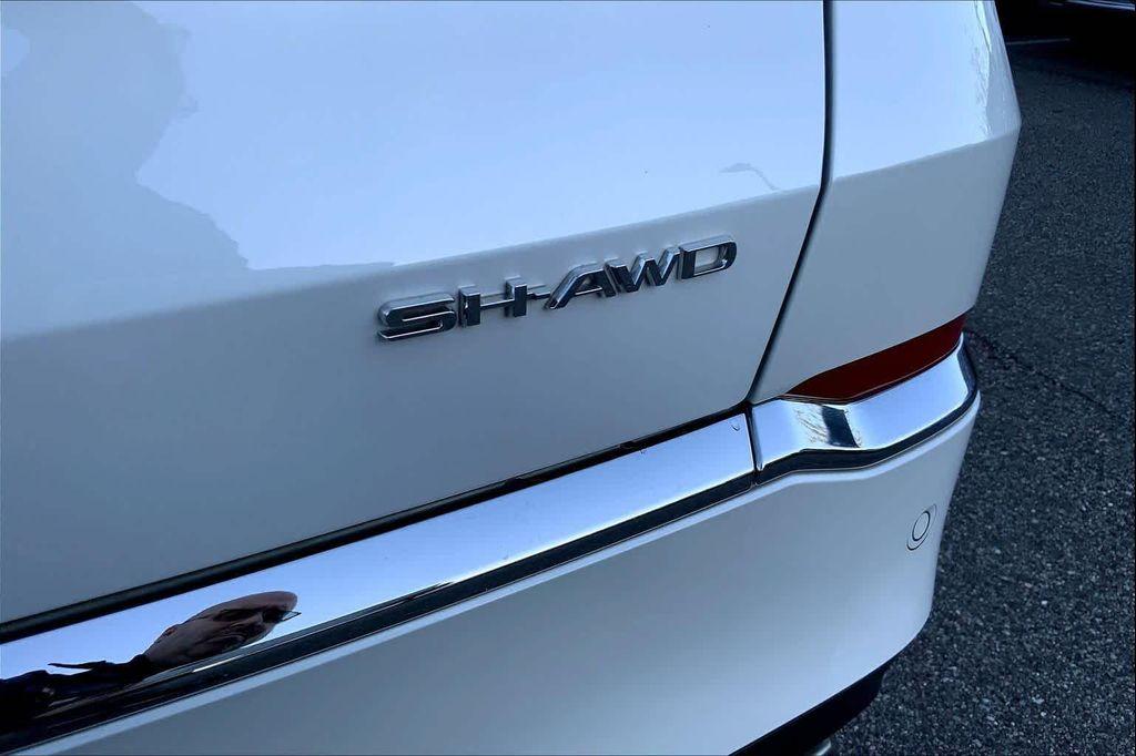 used 2022 Acura MDX car, priced at $38,998