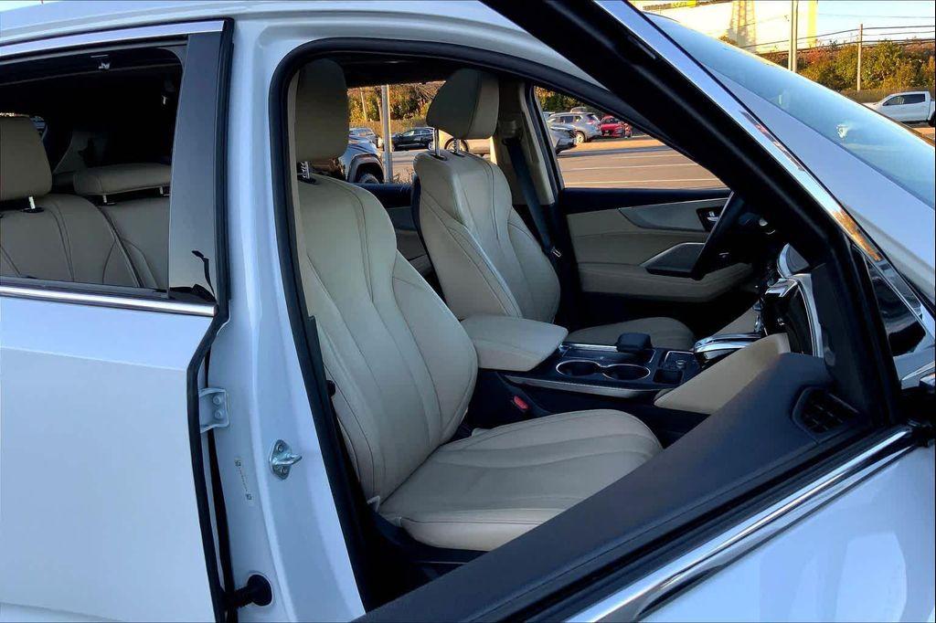 used 2022 Acura MDX car, priced at $38,998