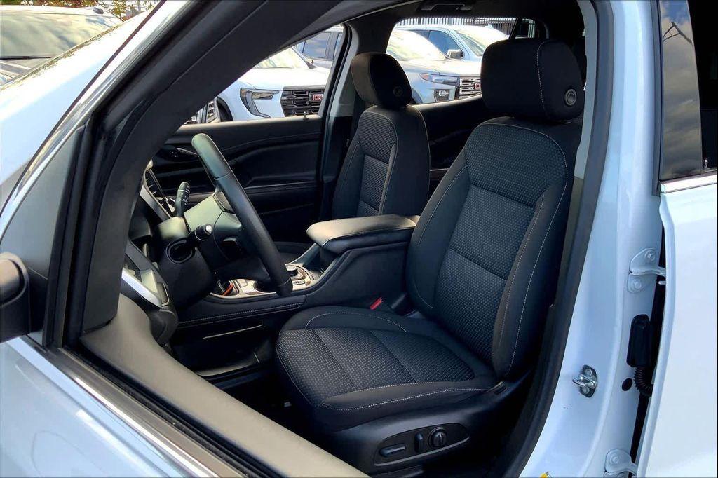 used 2023 GMC Acadia car, priced at $27,724