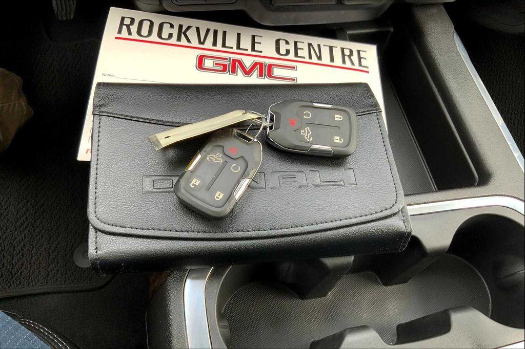 used 2021 GMC Sierra 1500 car, priced at $36,625