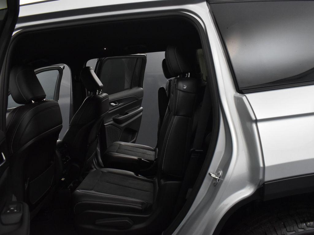 new 2024 Jeep Grand Cherokee L car, priced at $42,470