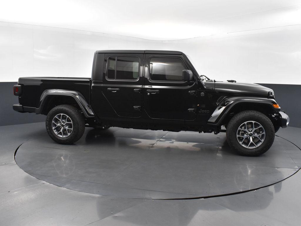 new 2024 Jeep Gladiator car, priced at $48,132