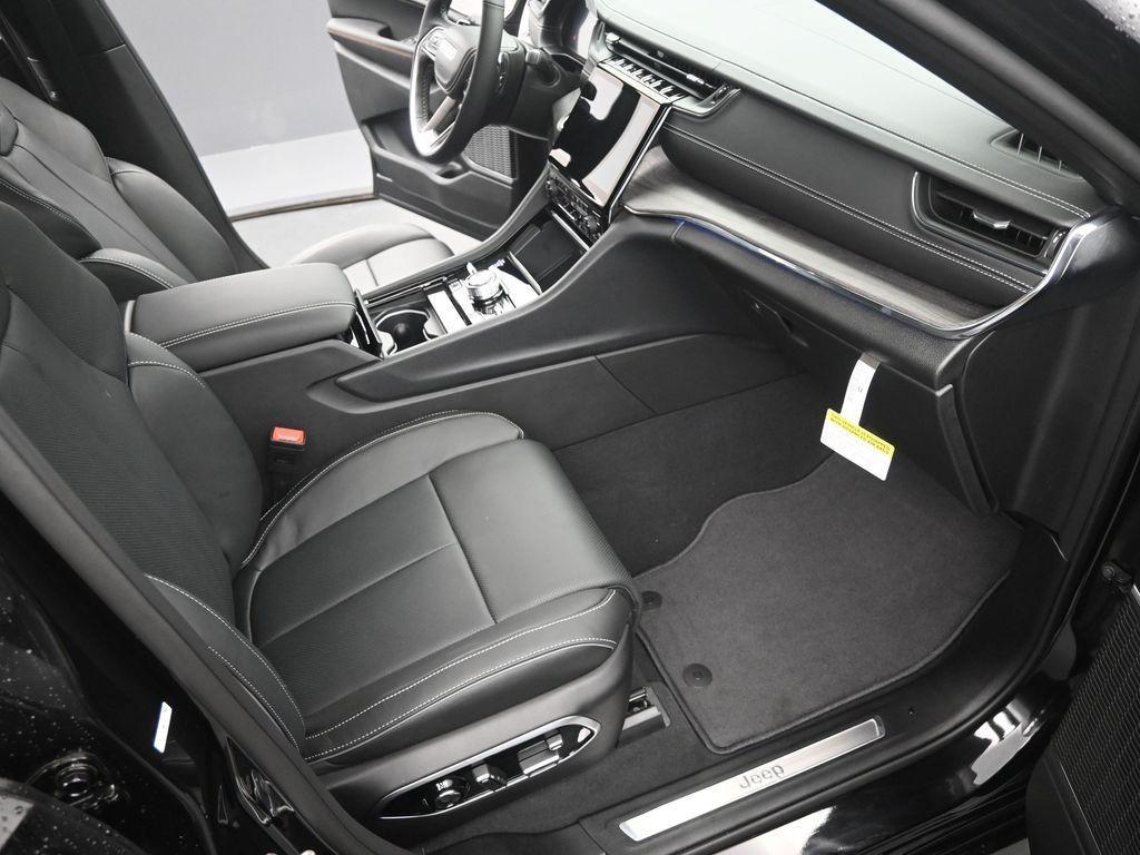 new 2025 Jeep Grand Cherokee L car, priced at $60,822