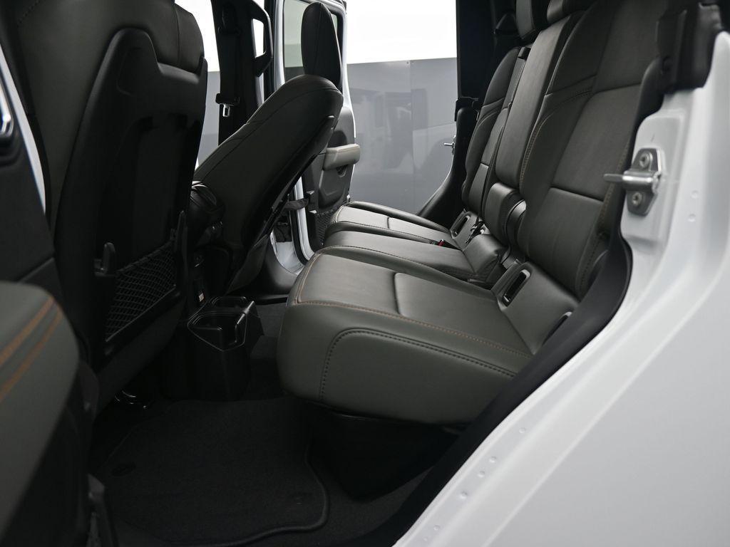 new 2025 Jeep Gladiator car, priced at $55,508