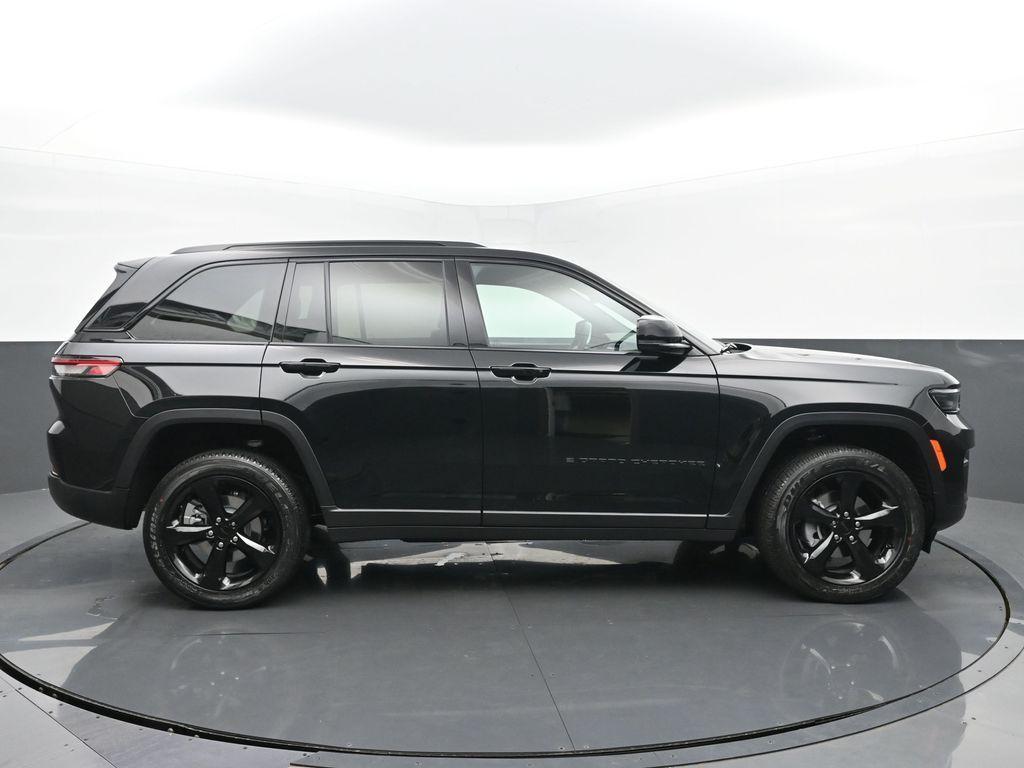 new 2025 Jeep Grand Cherokee car, priced at $45,158