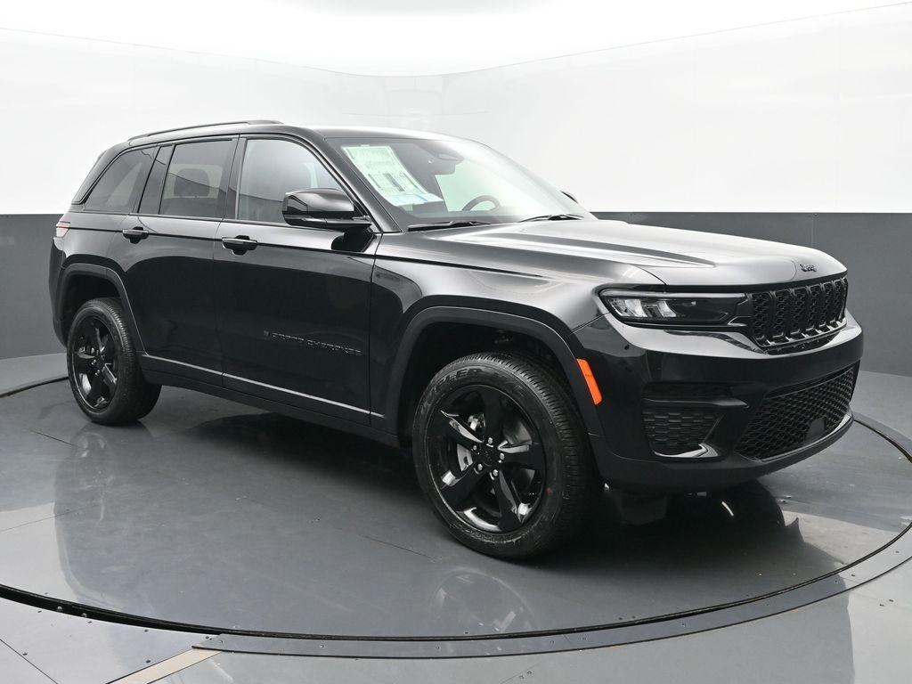 new 2025 Jeep Grand Cherokee car, priced at $45,158