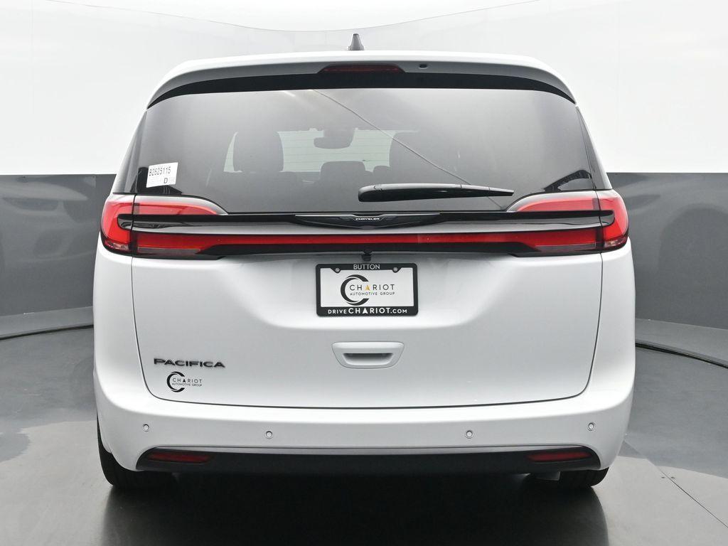 new 2026 Chrysler Pacifica car, priced at $48,765