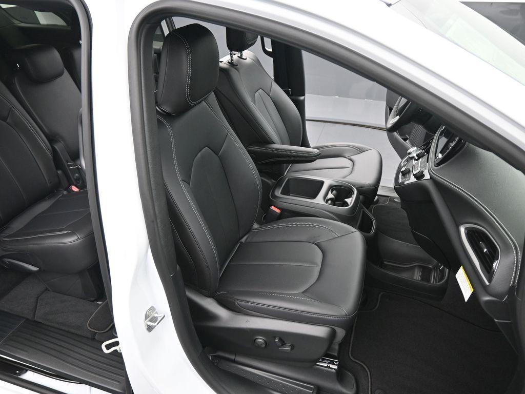 new 2026 Chrysler Pacifica car, priced at $48,765