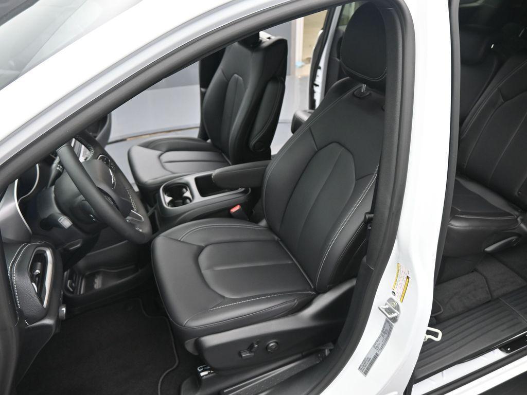 new 2026 Chrysler Pacifica car, priced at $48,765