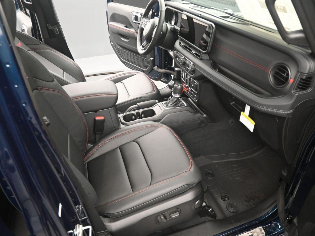 new 2025 Jeep Gladiator car, priced at $55,828