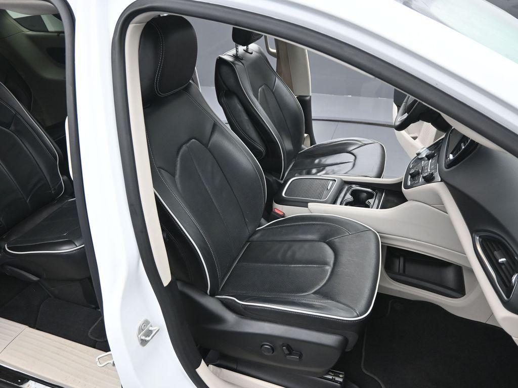 used 2023 Chrysler Pacifica car, priced at $30,032