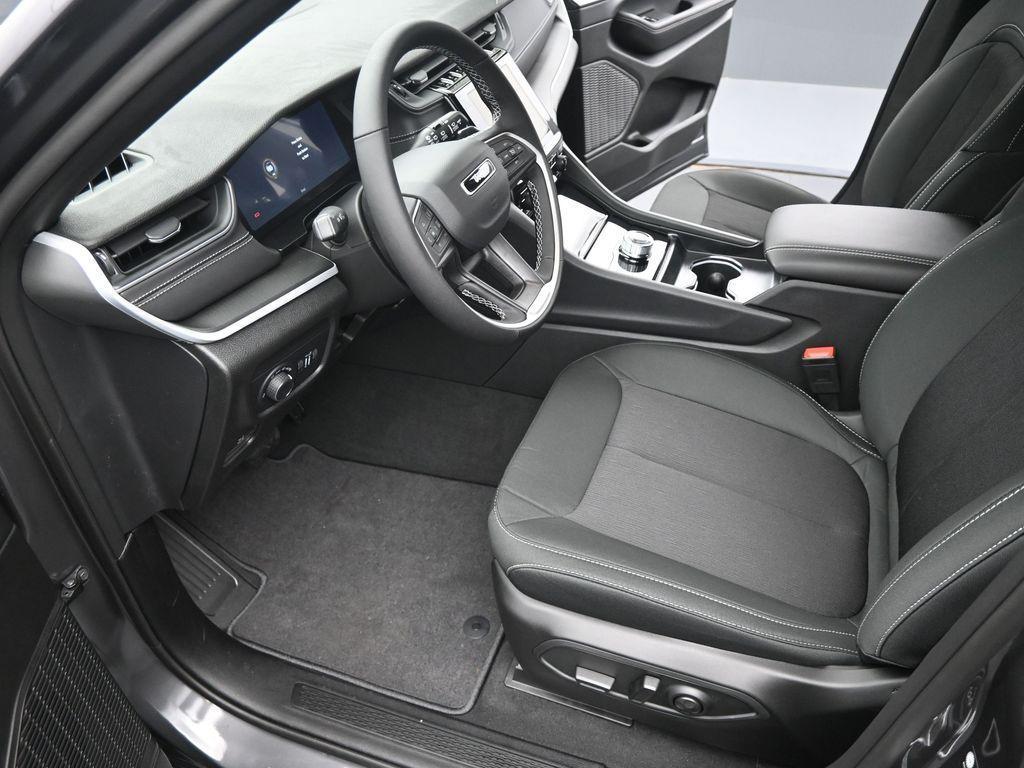 new 2025 Jeep Grand Cherokee car, priced at $40,187