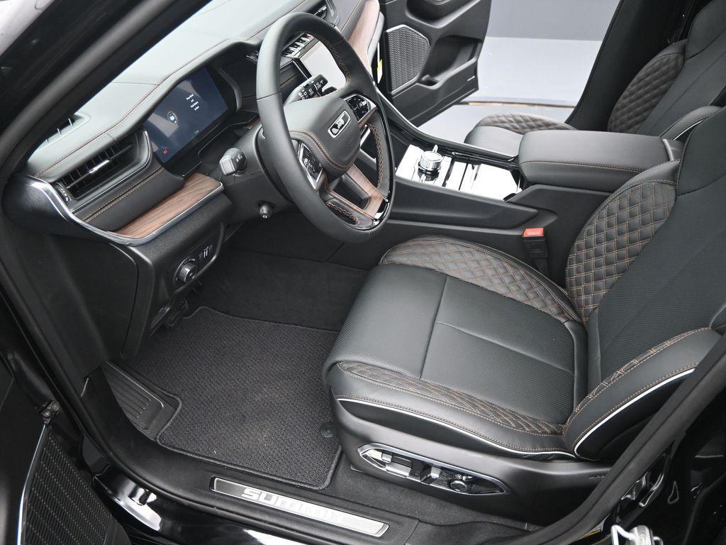 new 2025 Jeep Grand Cherokee L car, priced at $62,266