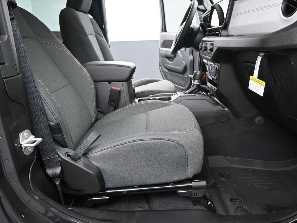 new 2025 Jeep Wrangler car, priced at $42,958