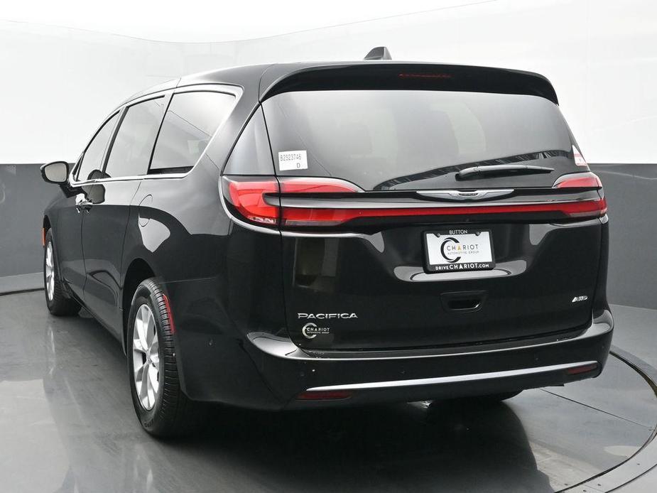 new 2025 Chrysler Pacifica car, priced at $46,366