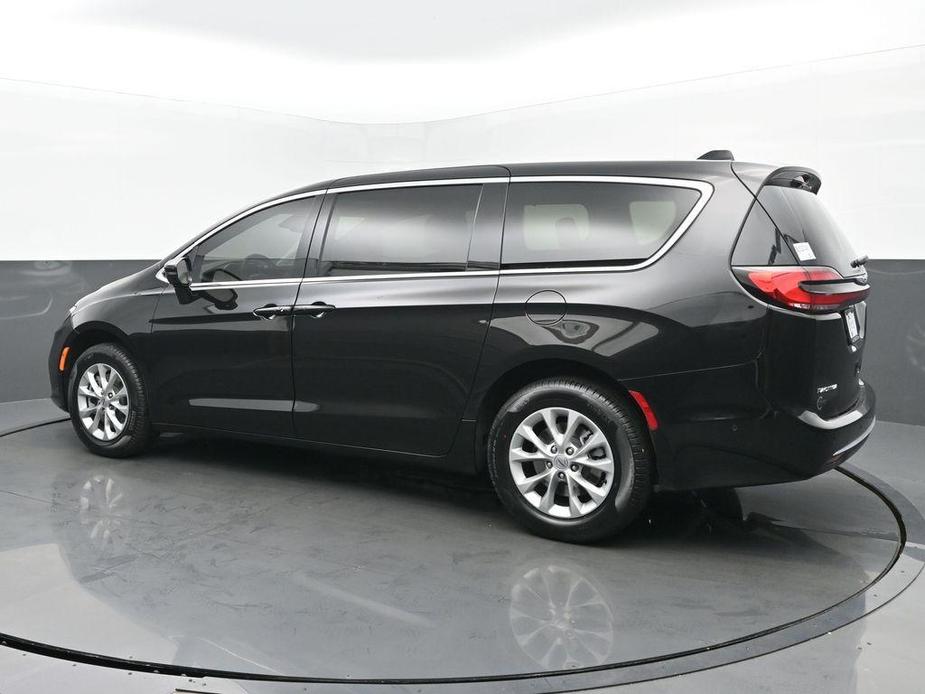 new 2025 Chrysler Pacifica car, priced at $46,366