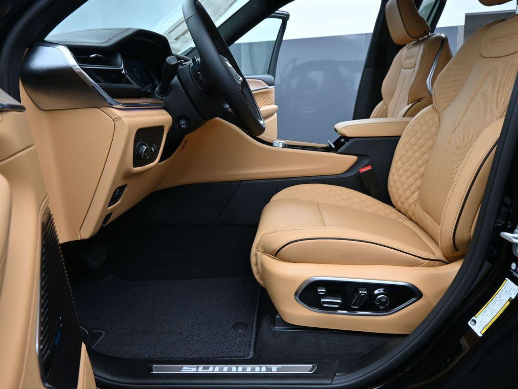 new 2025 Jeep Grand Cherokee car, priced at $63,879