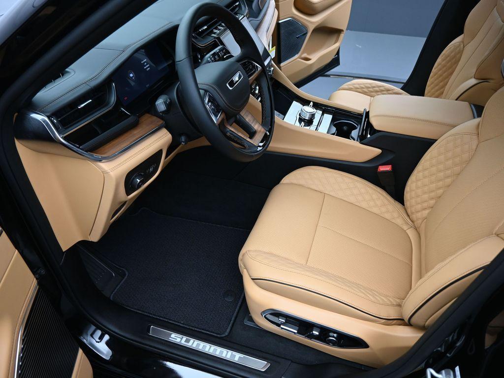 new 2025 Jeep Grand Cherokee car, priced at $63,879