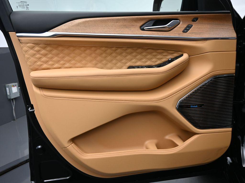 new 2025 Jeep Grand Cherokee car, priced at $63,879