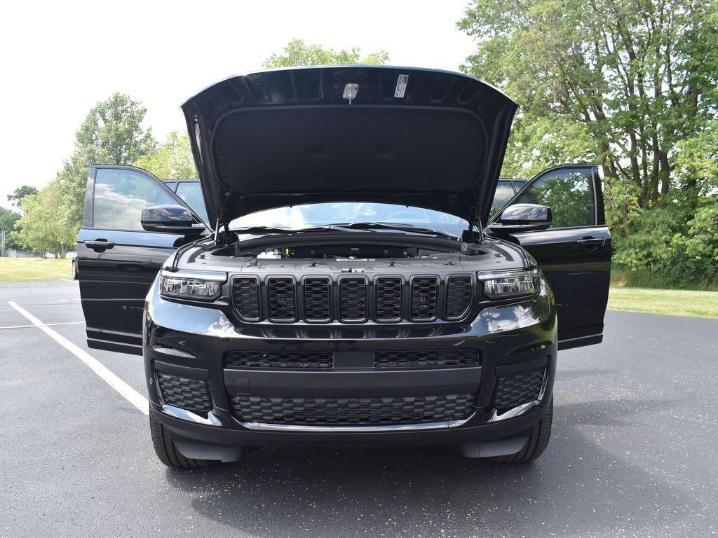 new 2024 Jeep Grand Cherokee L car, priced at $43,087