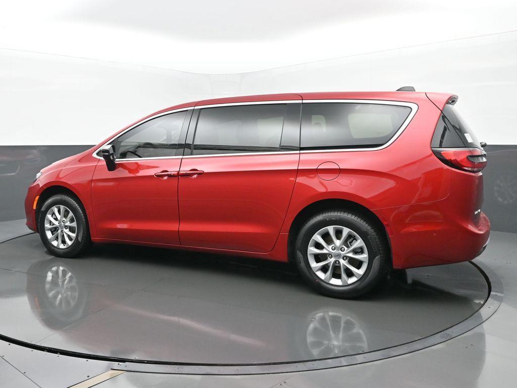 new 2025 Chrysler Pacifica car, priced at $48,756