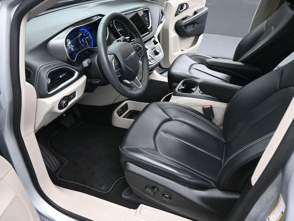 used 2023 Chrysler Pacifica car, priced at $35,999