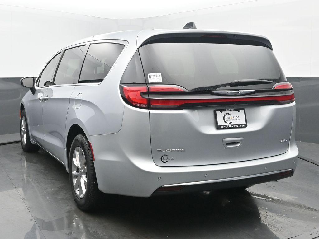 used 2023 Chrysler Pacifica car, priced at $35,999