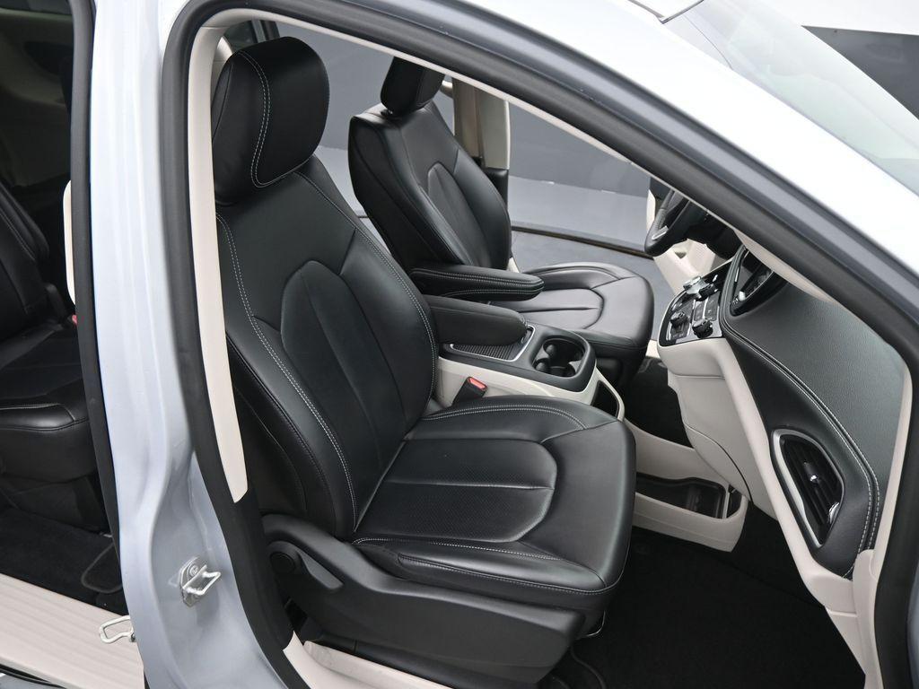 used 2023 Chrysler Pacifica car, priced at $35,999